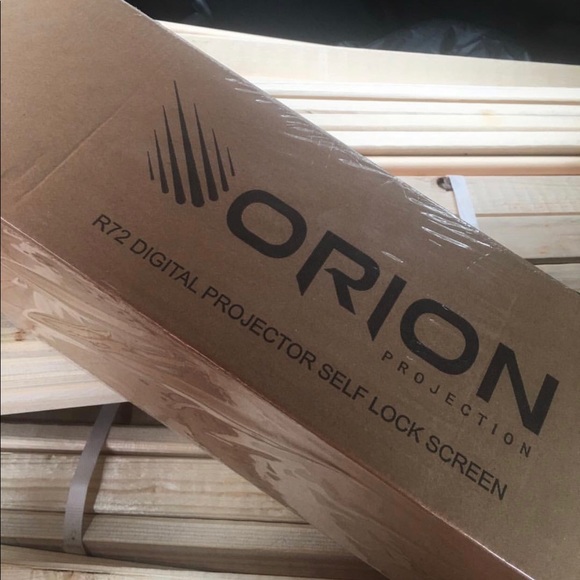 Projector - Picture 3 of 3